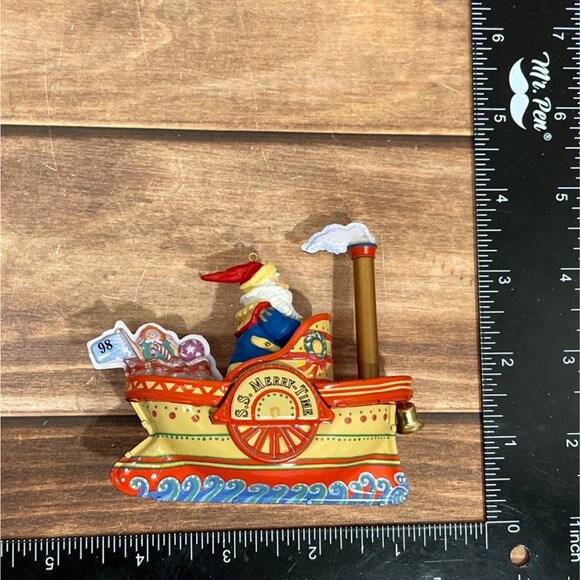 1998 HALLMARK ORNAMENT QX6196 CRUISING INTO CHRISTMAS TIN BY KEN CROW SANTA BOAT - Picture 5 of 9
